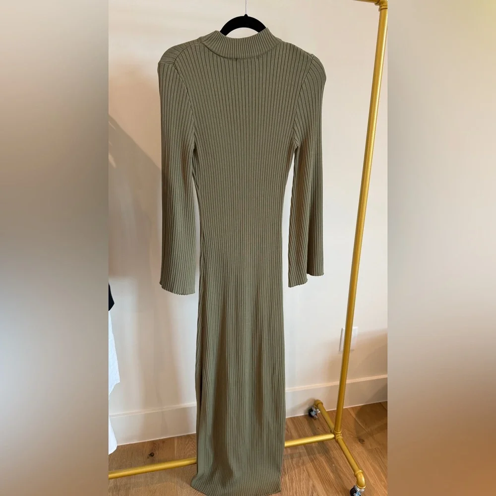 Revolve Line&Dot Maxi - Picture 2 of 2